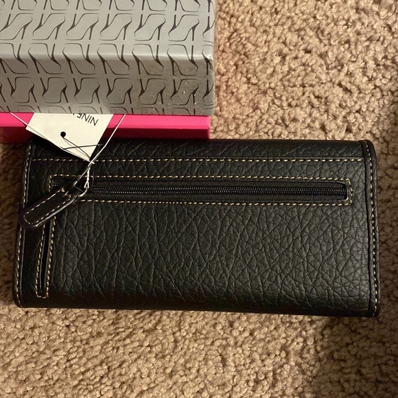 Wallet - Picture 2 of 7